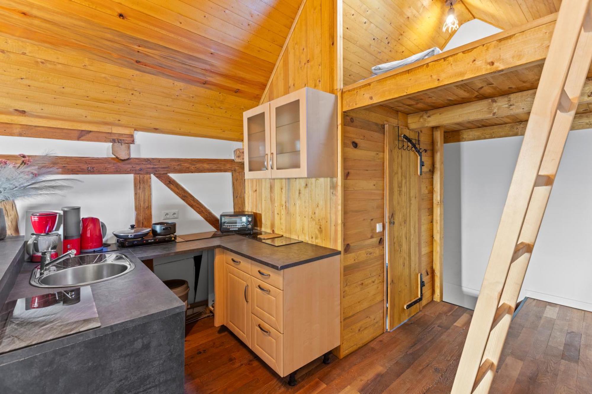 Sabina Mounteurwohnung Dachboden I 55 Zoll Tv I Schlafcouch Mit 20Cm Matraze 2 Weitere Schlafplaetze I Kueche I Bad Trebbin Exterior foto